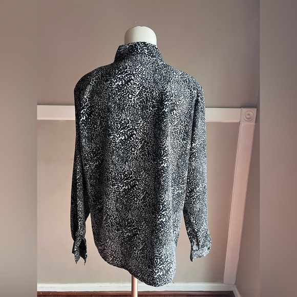 Anna Monochrome Leopard Print Top - Picture 3 of 4